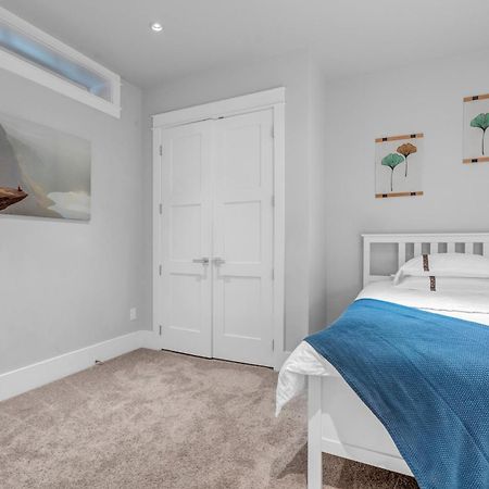 Vancouver West Cozy Retreat By Host Launch ภายนอก รูปภาพ
