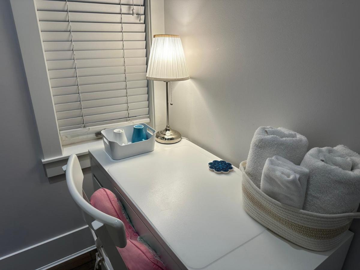 Vancouver West Cozy Retreat By Host Launch ภายนอก รูปภาพ