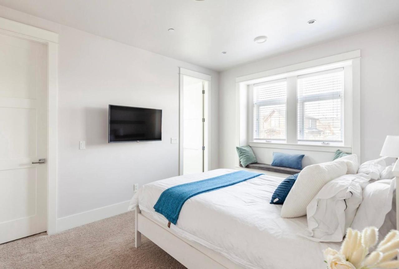 Vancouver West Cozy Retreat By Host Launch ภายนอก รูปภาพ