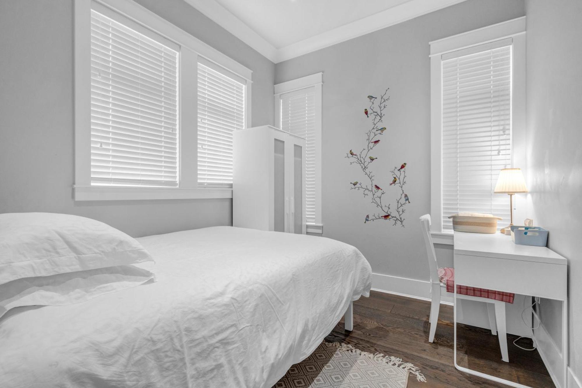 Vancouver West Cozy Retreat By Host Launch ภายนอก รูปภาพ