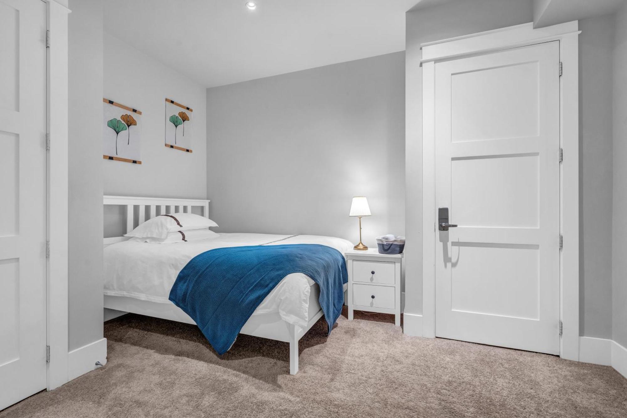 Vancouver West Cozy Retreat By Host Launch ภายนอก รูปภาพ