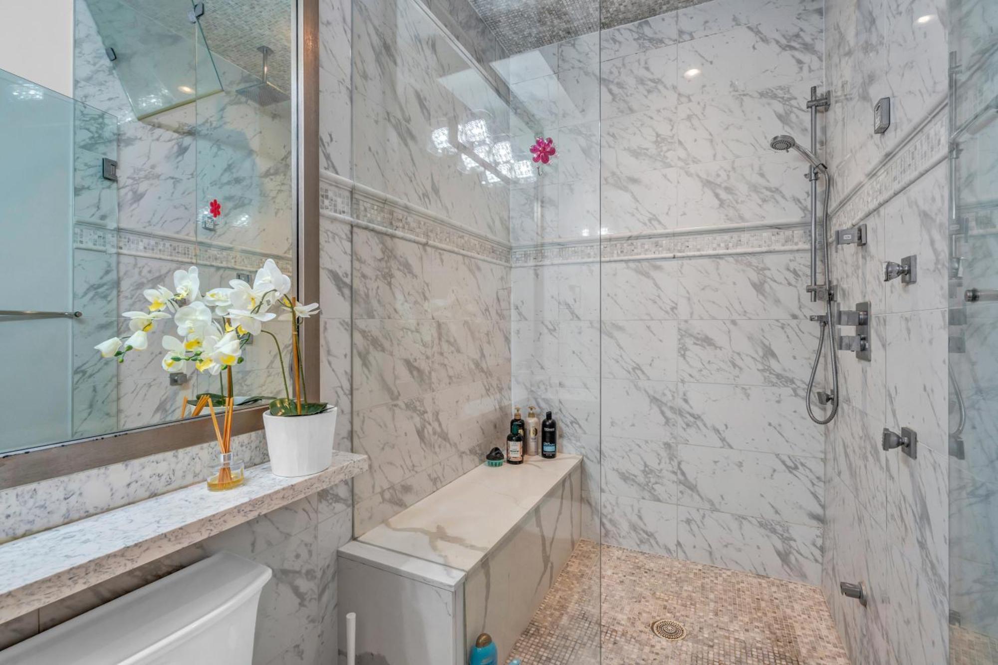 Vancouver West Cozy Retreat By Host Launch ภายนอก รูปภาพ
